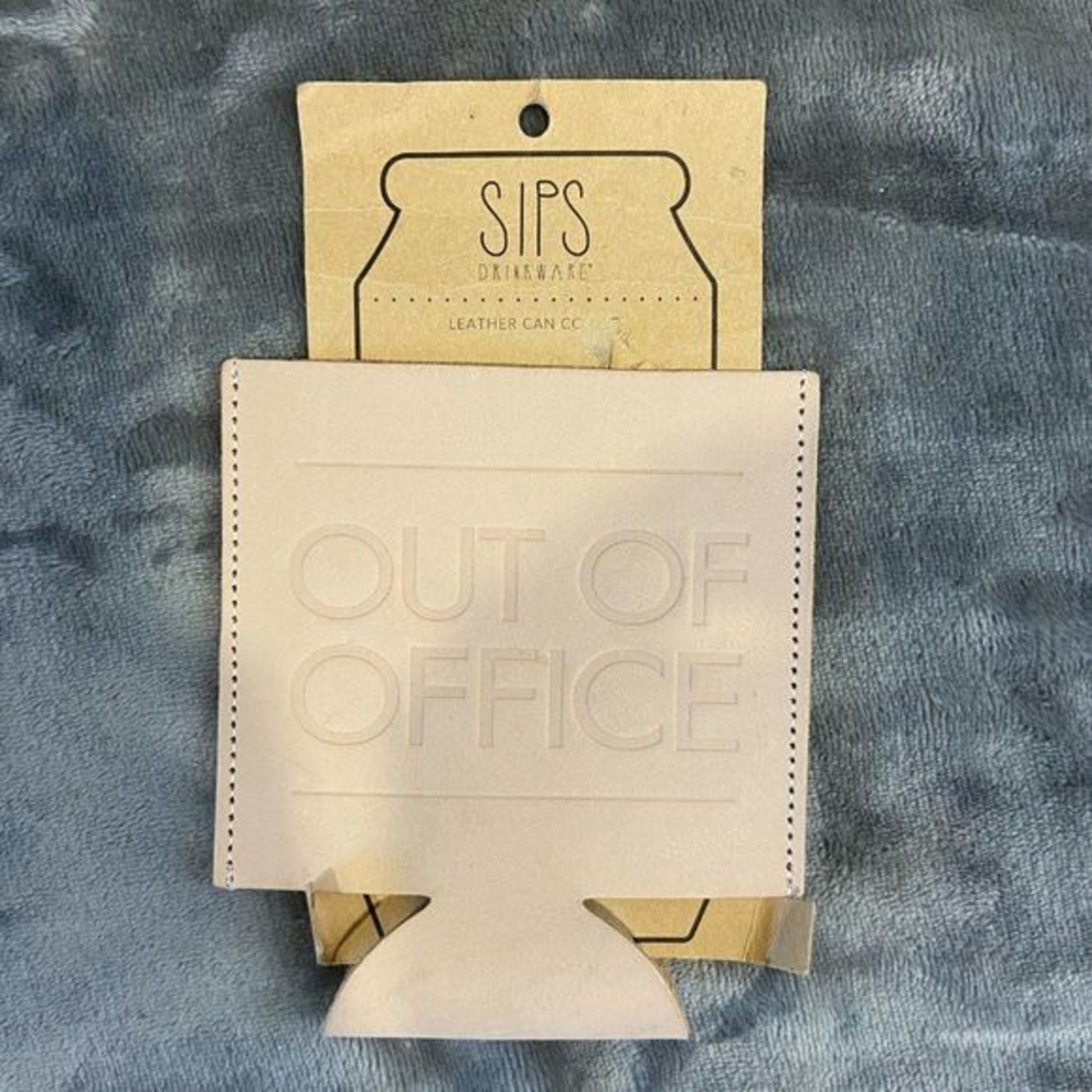 🌿4/$35 🌿NWT SIPS Beige‎ Leather Drink Cover
